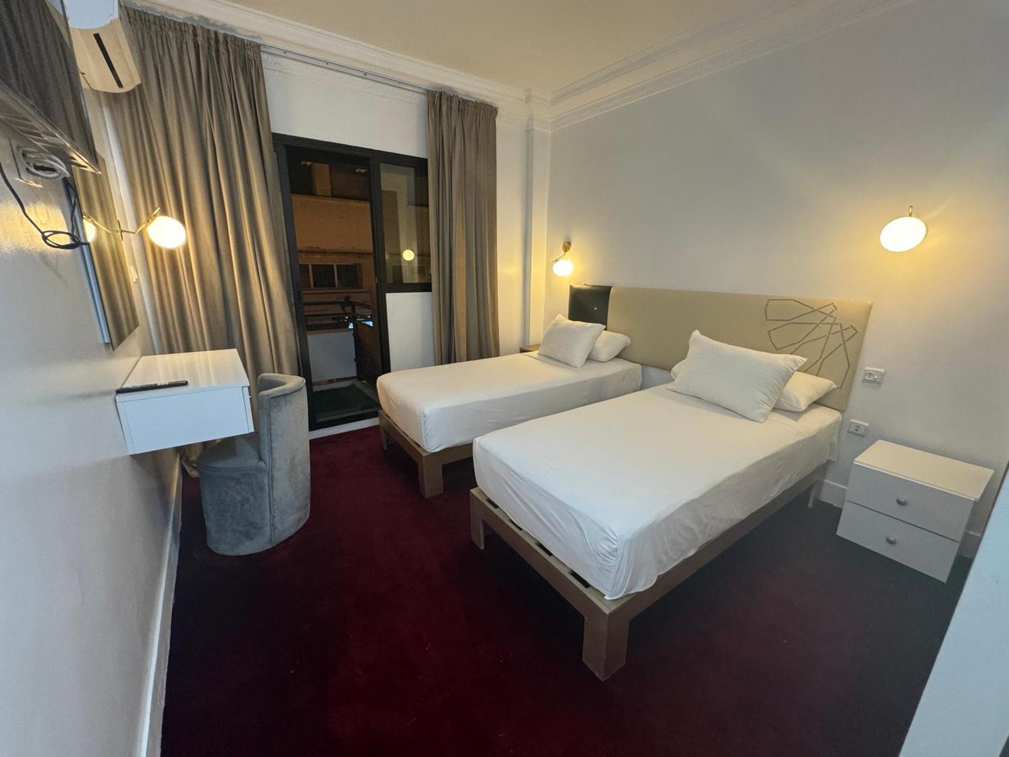 Crystal Boulevard Hotel 3*