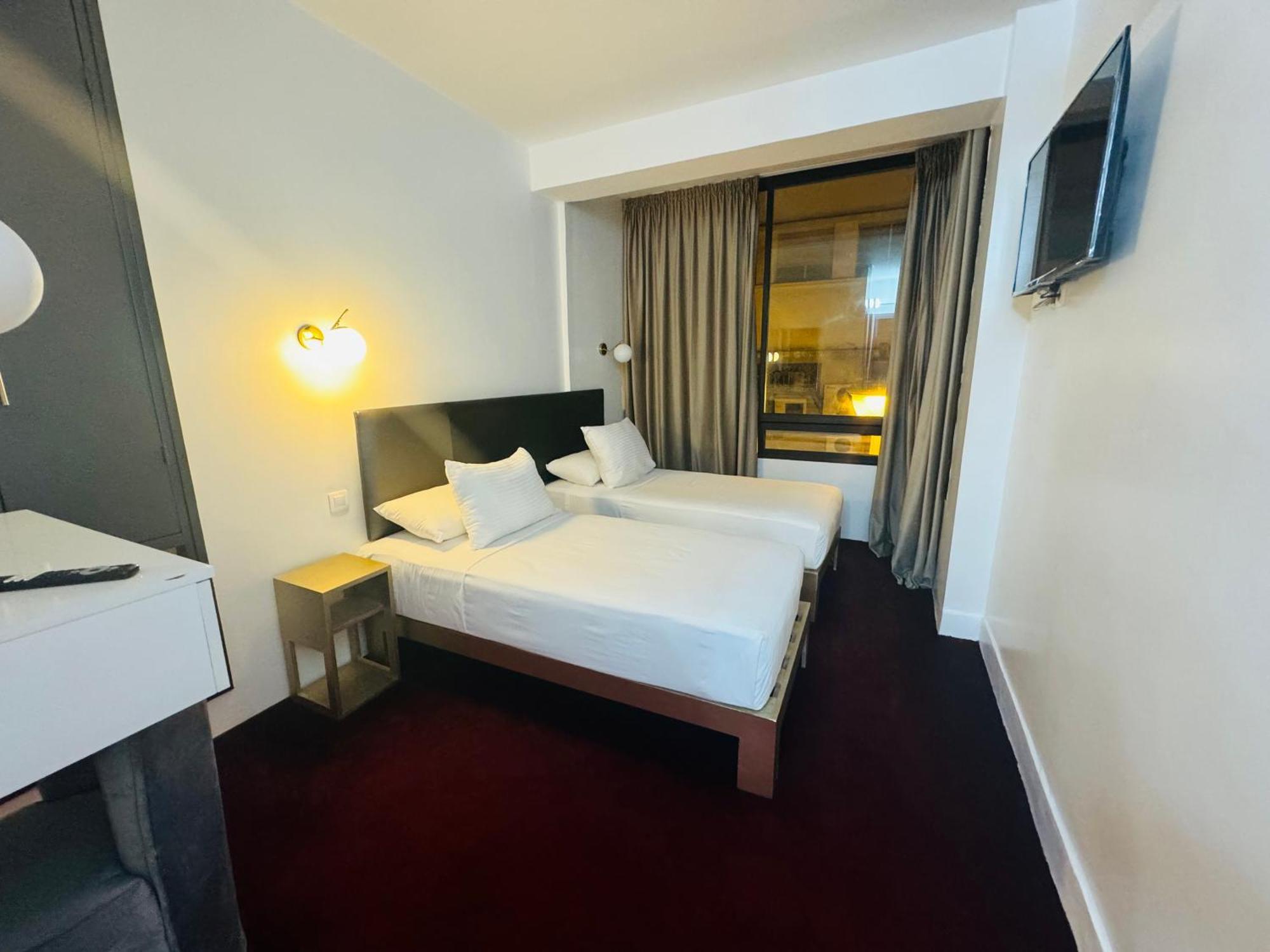 Crystal Boulevard Hotel 3*
