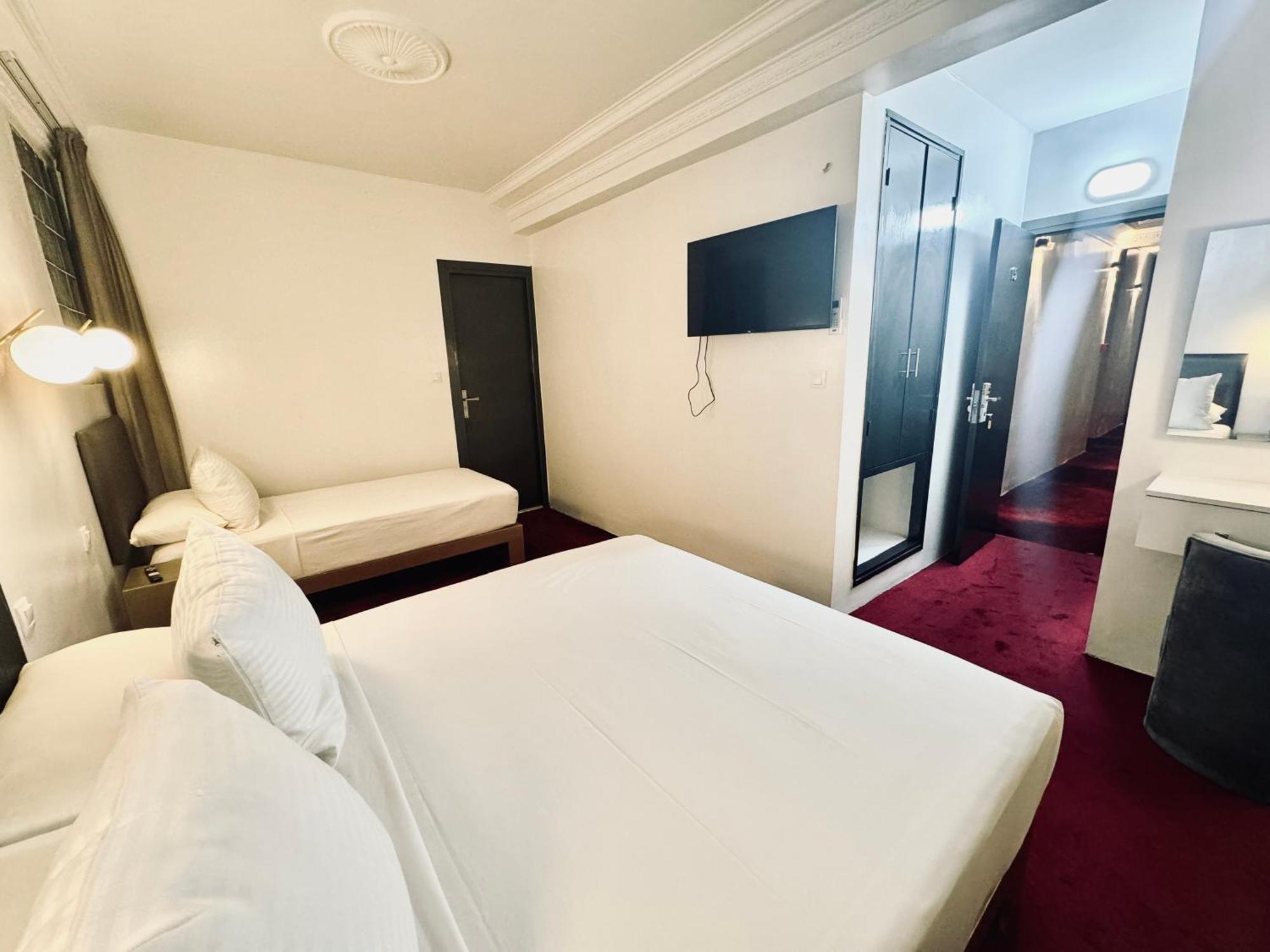 Hotel Crystal Boulevard